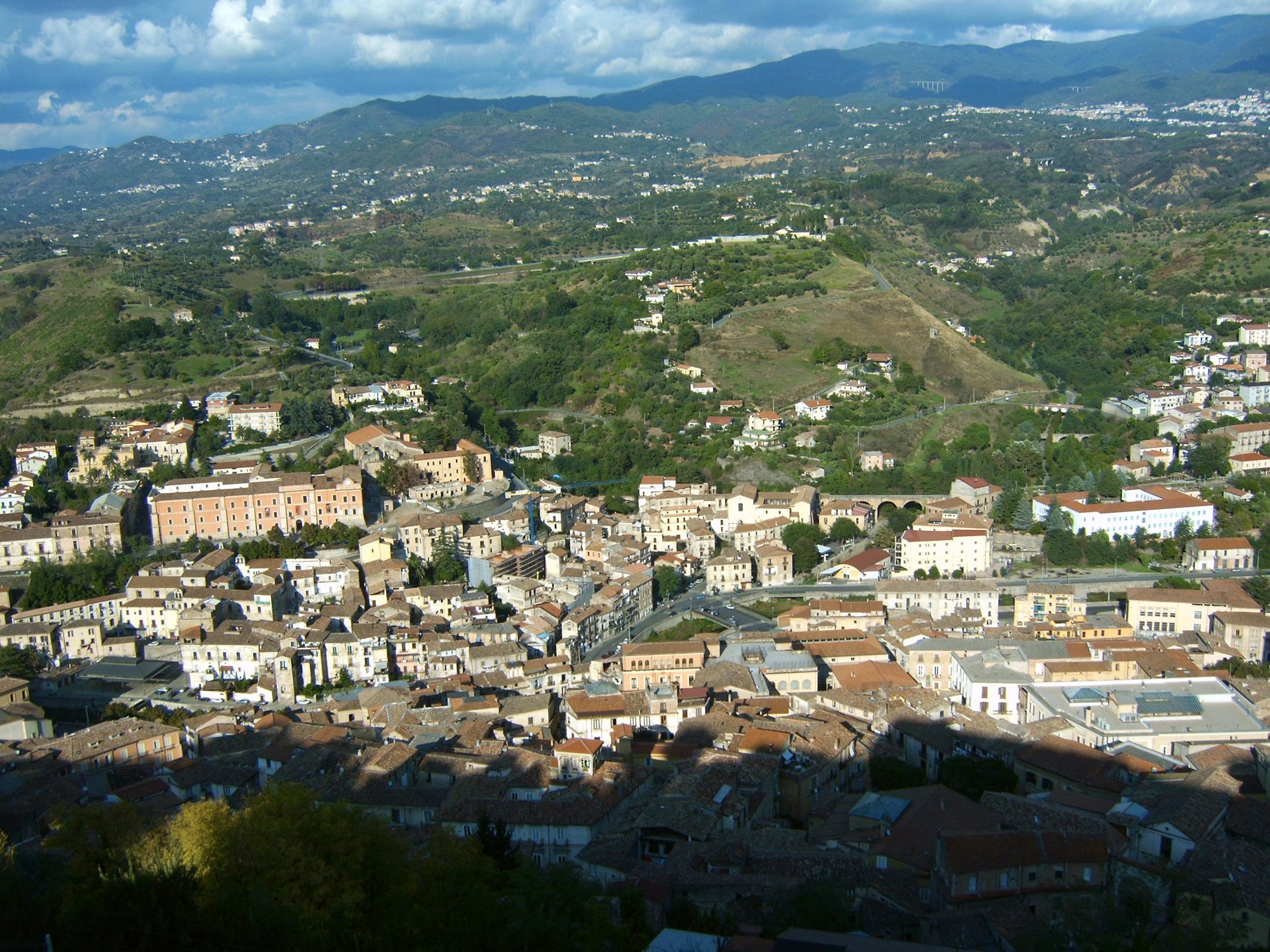 Il centro storico di Cosenza visto dal castello